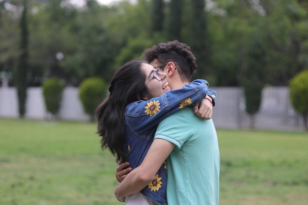 pareja hetero disfrutando de su relación